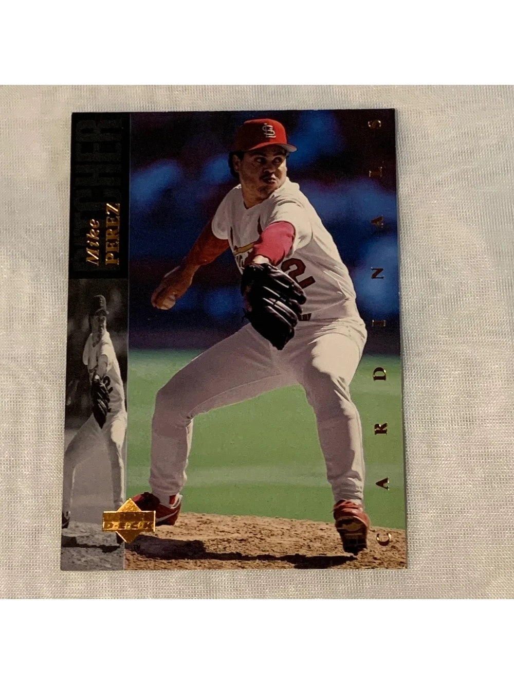 1994 Upper Deck Electric Diamond #357 Mike Perez St. Louis Cardinals MLB